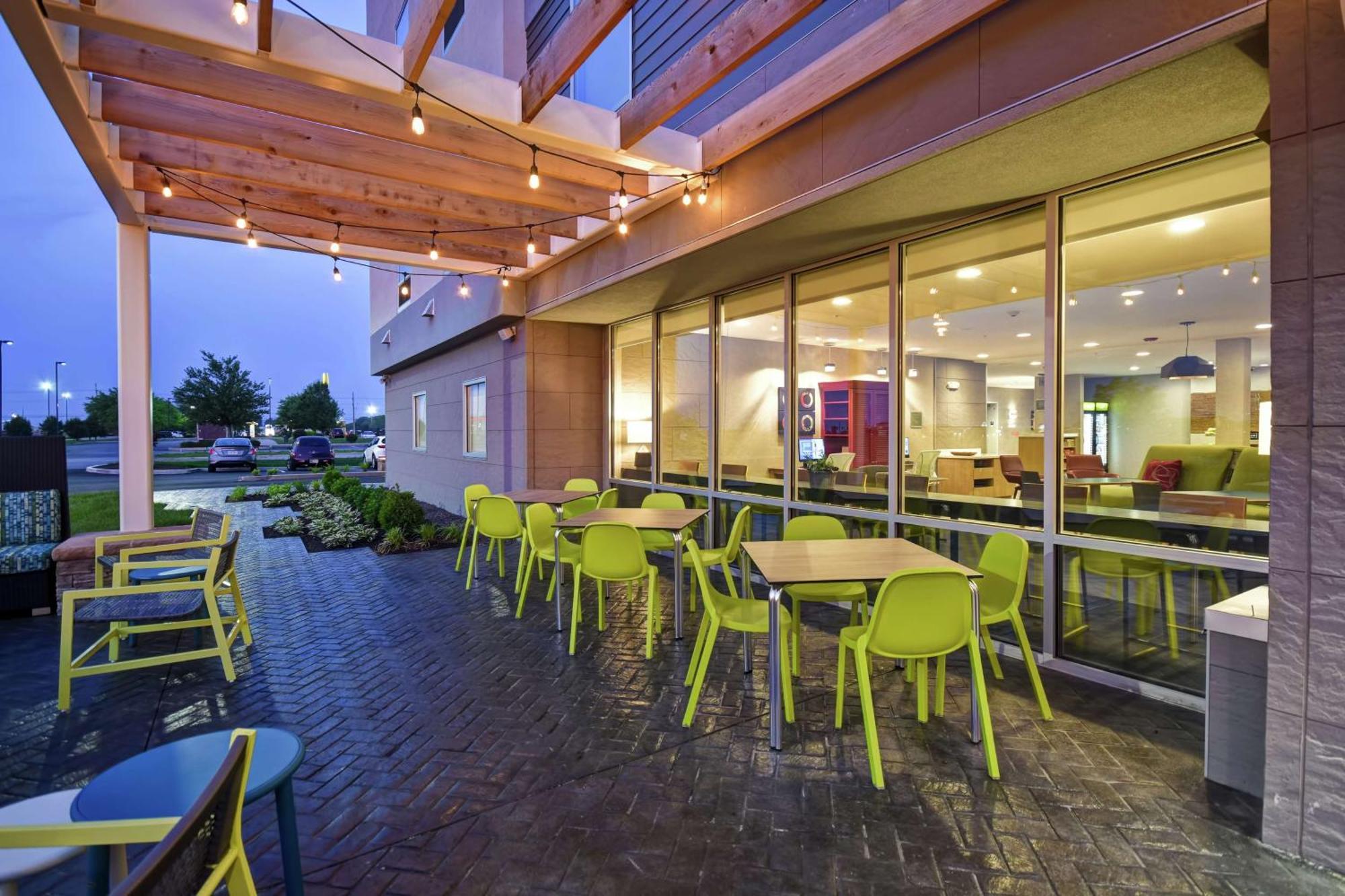 Home2 Suites By Hilton Terre Haute Esterno foto