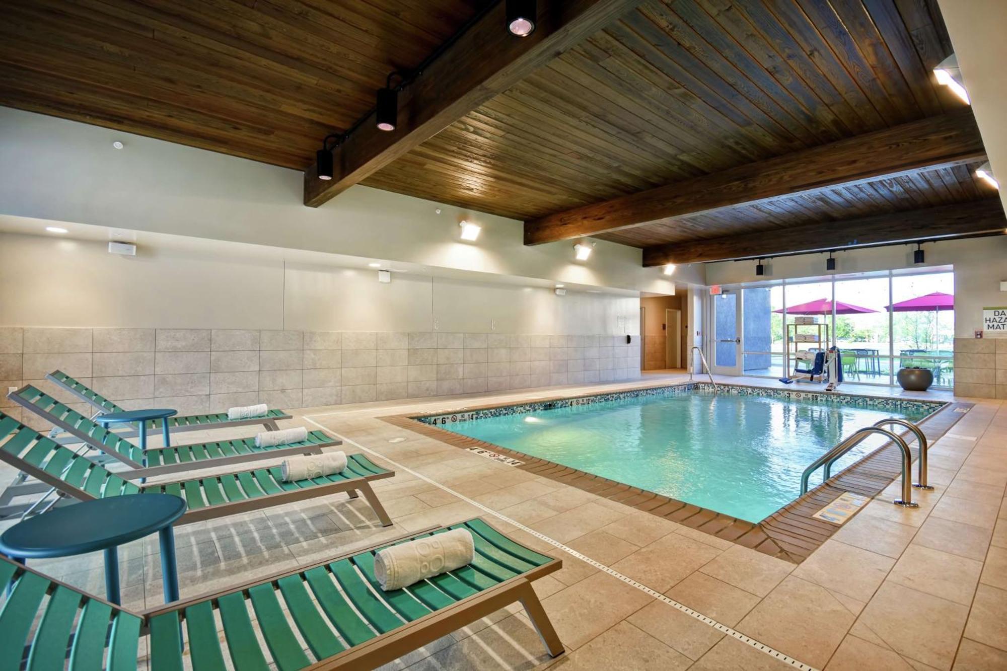 Home2 Suites By Hilton Terre Haute Esterno foto