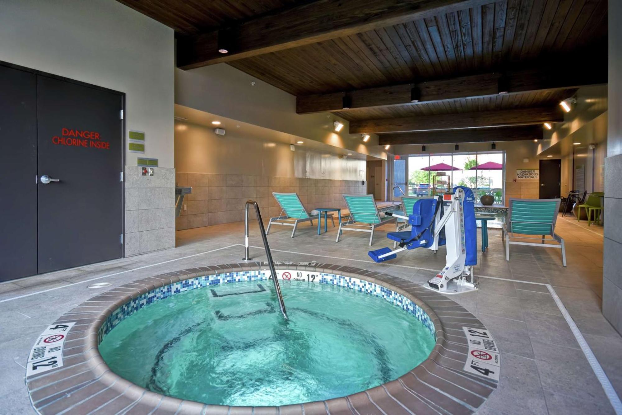 Home2 Suites By Hilton Terre Haute Esterno foto